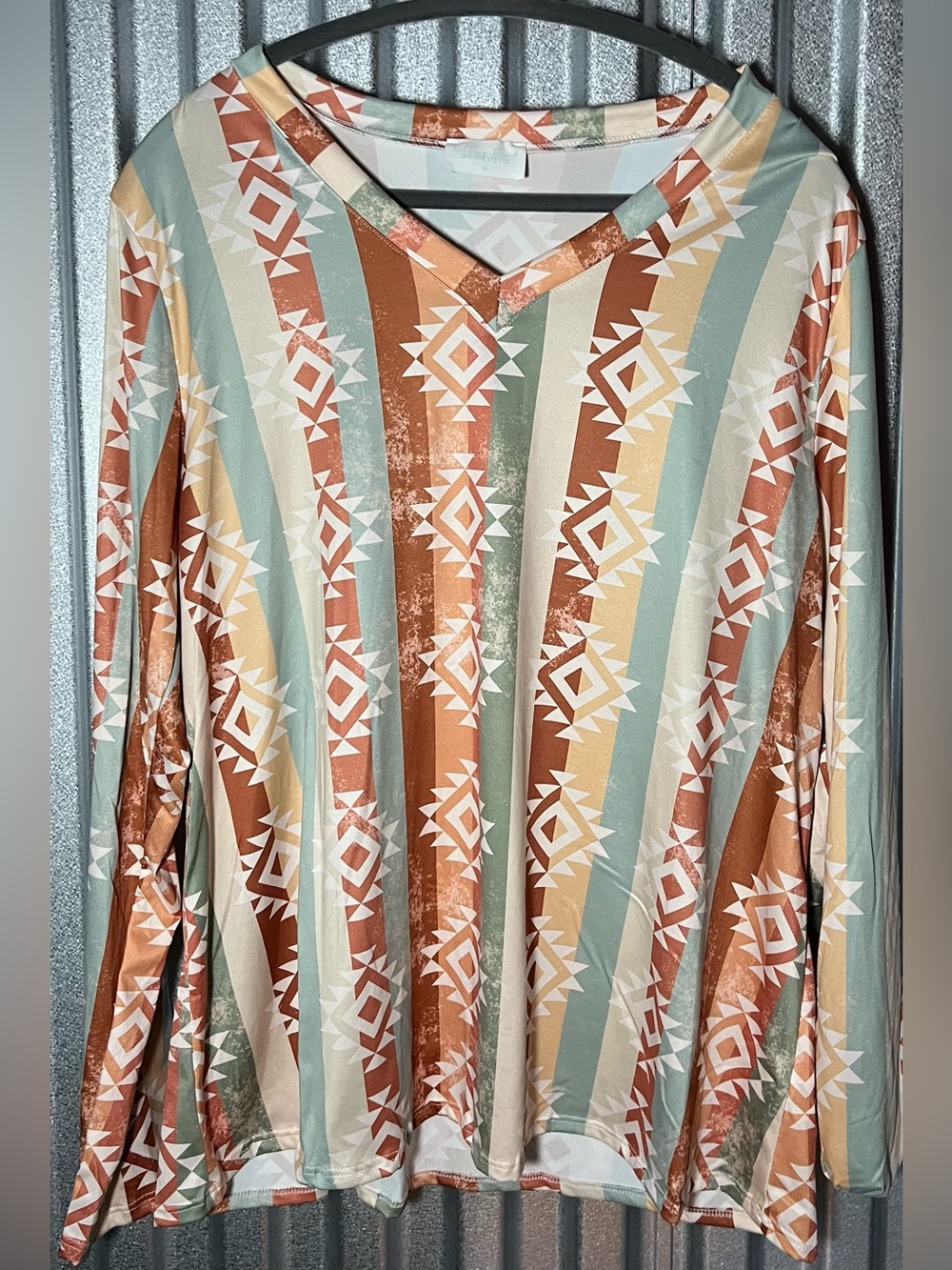 Rolling Ranch Boutique Southwestern Print Long Sleeve Top 3X NWOT